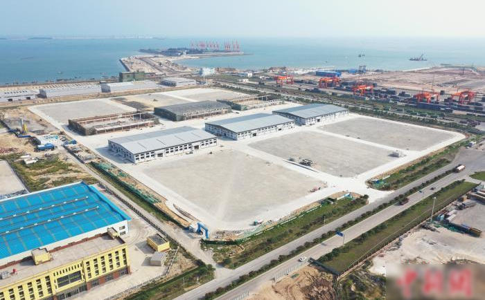 廣西欽州港綜合保稅區(qū)最大物流倉儲園正式運營.jpg