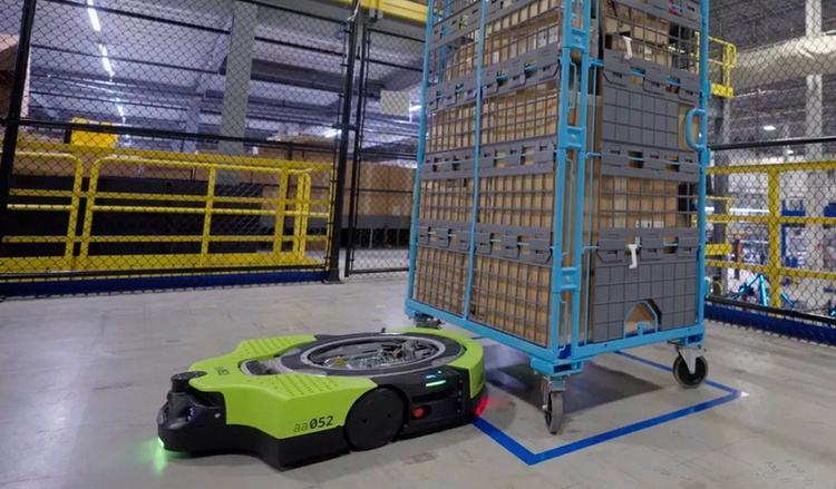 亞馬遜推出首款全自動移動倉庫機器人.jpg